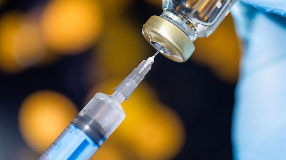 Εμβόλια: Είναι ασφαλές να κάνουμε ταυτόχρονα το αντιγριπικό και του κορωνοϊού;