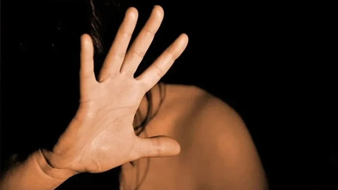 Φρίκη στην Ελλάδα: Στη δημοσιότητα οι φωτογραφίες του 20χρονου θείου και του συντρόφου του που ασελγούσαν στα ανήλικα ανίψια του