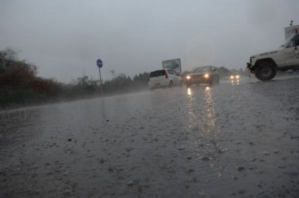 Προσοχή οδηγοί: Έντονη βροχόπτωση στην περιοχή του αυτοκινητόδρομου Λεμεσού - Πάφου