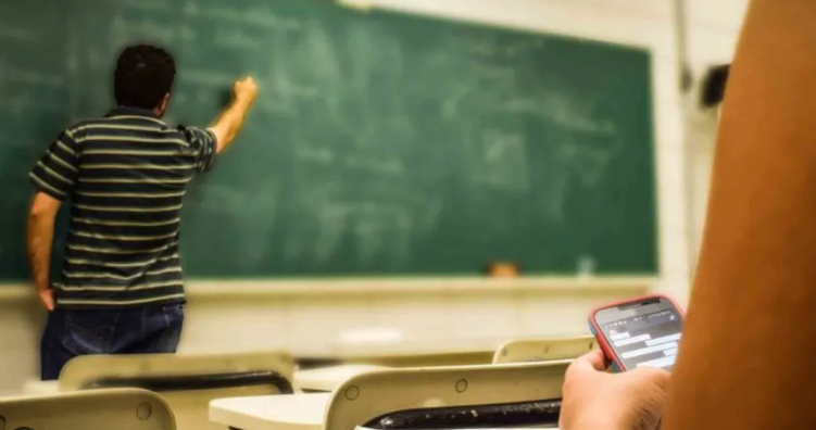 Ο Σύνδεσμος Βιολόγων ΟΕΛΜΕΚ καλεί το ΥΠΑΝ σε διάλογο - «Η εργαστηριοποίηση της Βιολογίας δεν μπορεί να περιμένει άλλο»