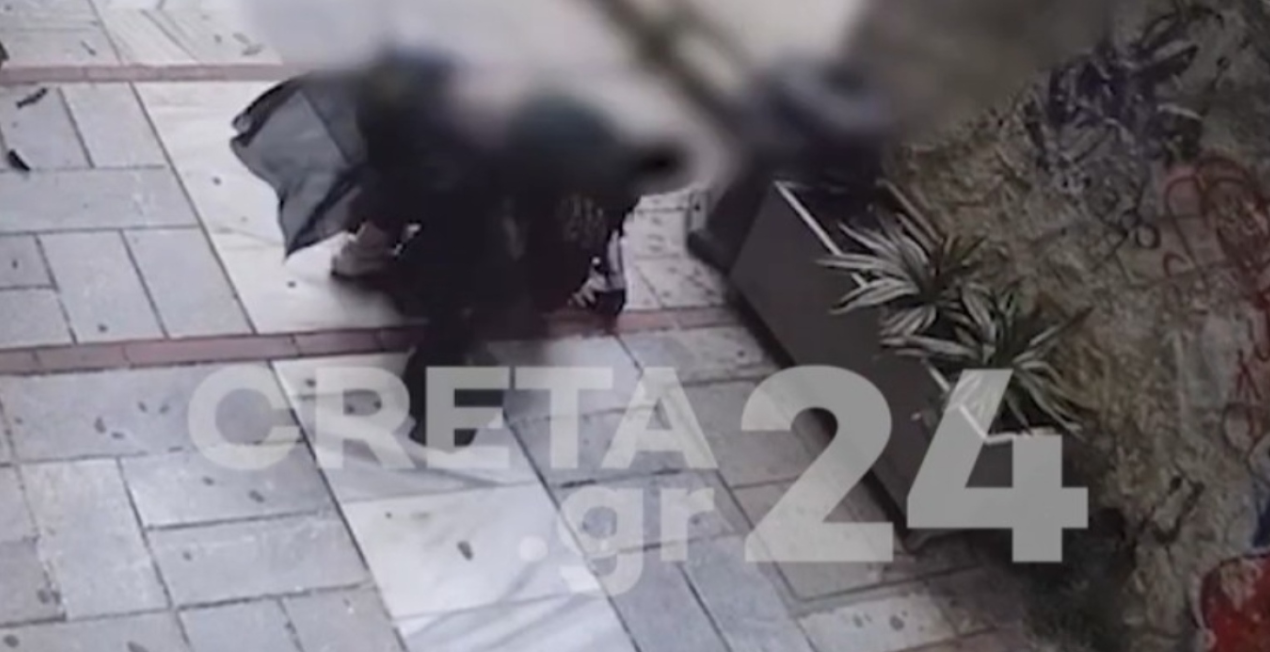 Σοκαριστικό video: Γυναίκα ξυλοκόπησε την θεία της στο κέντρο του Ηρακλείου για κληρονομικά