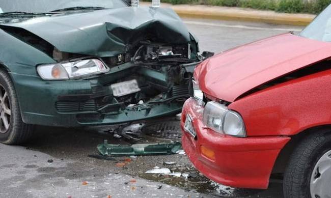 ΕΚΤΑΚΤΟ – ΛΕΜΕΣΟΣ: Τροχαίο ατύχημα με την εμπλοκή τριών οχημάτων