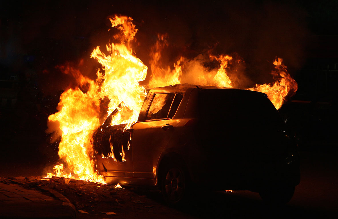 ΜΕΣΑ ΓΕΙΤΟΝΙΑ: Στις φλόγες όχημα 41χρονου