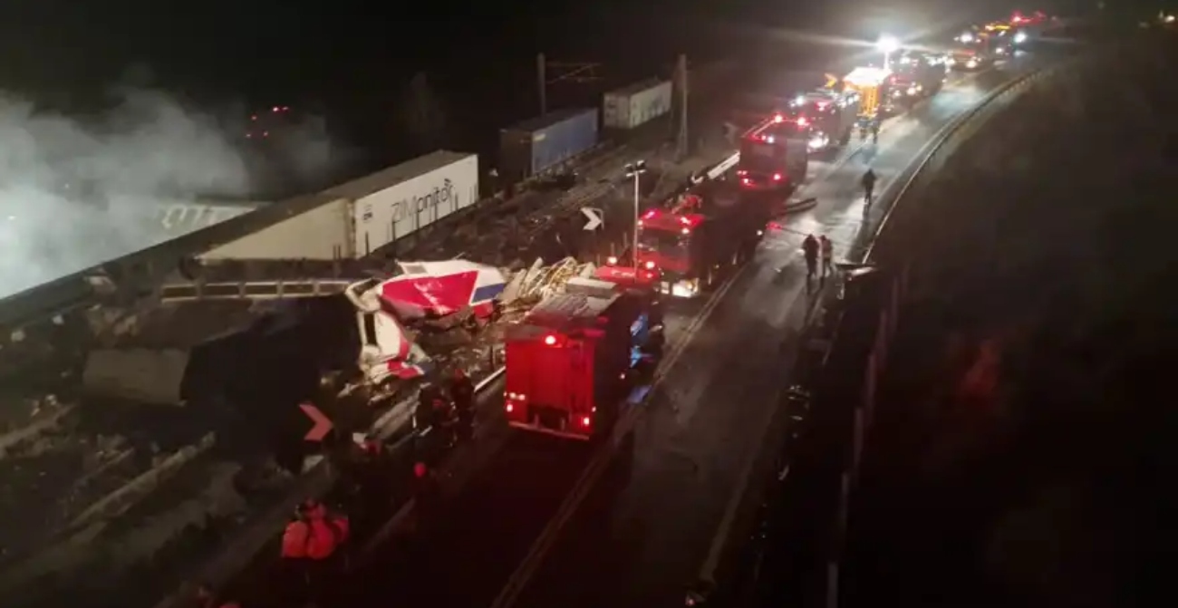 Τραγωδία στην Ελλάδα: Φονική σύγκρουση τρένων - Δεκάδες νεκροί - Βίντεο και φωτογραφίες 