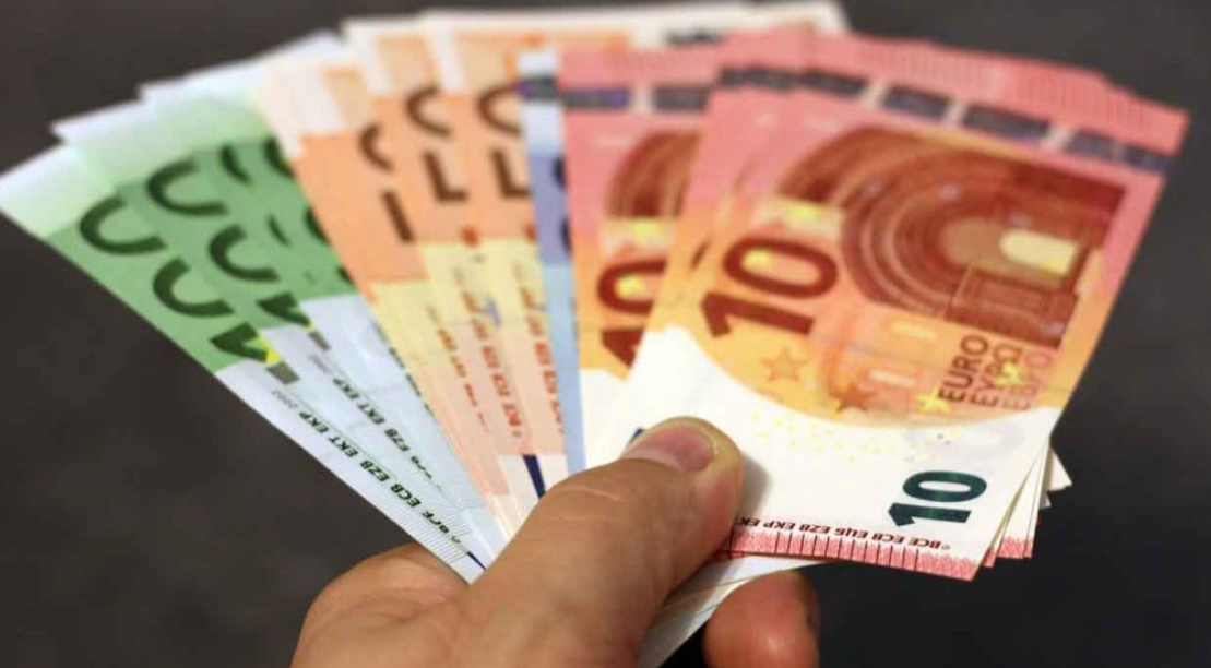 Μεγάλη αλλαγή: Ποιοι θα παίρνουν «έμβασμα» στο σπίτι - Χωρίς εισοδηματικά και περιουσιακά κριτήρια