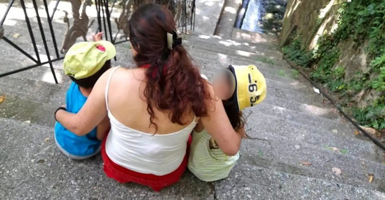 Λάρισα: Θύματα συστηματικής κακοποίησης τα παιδιά – «Κυκλοφορούσαν πεινασμένα», λένε οι κάτοικοι