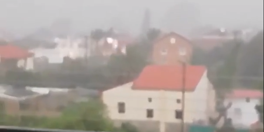 ΛΕΥΚΩΣΙΑ: Σπινθήριζαν τα καλώδια από την καταιγίδα – VIDEO