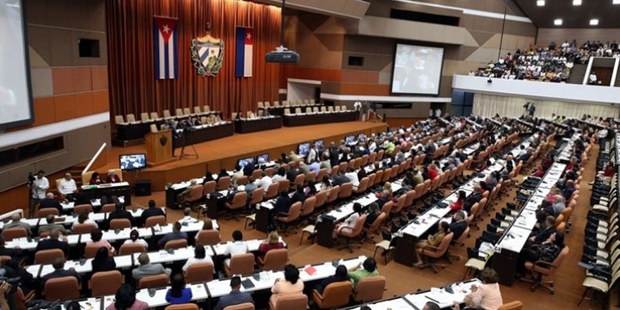 Oι Κουβανοί καλούνται να συζητήσουν το νέο Σύνταγμά τους