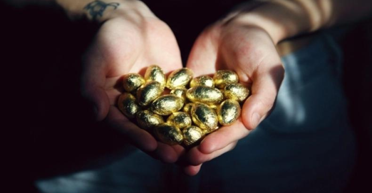 Ένα μυστηριώδες χρυσό αυγό βρέθηκε στην Αλάσκα: Οι επιστήμονες λένε πως δεν έχουν ξαναδεί κάτι τέτοιο
