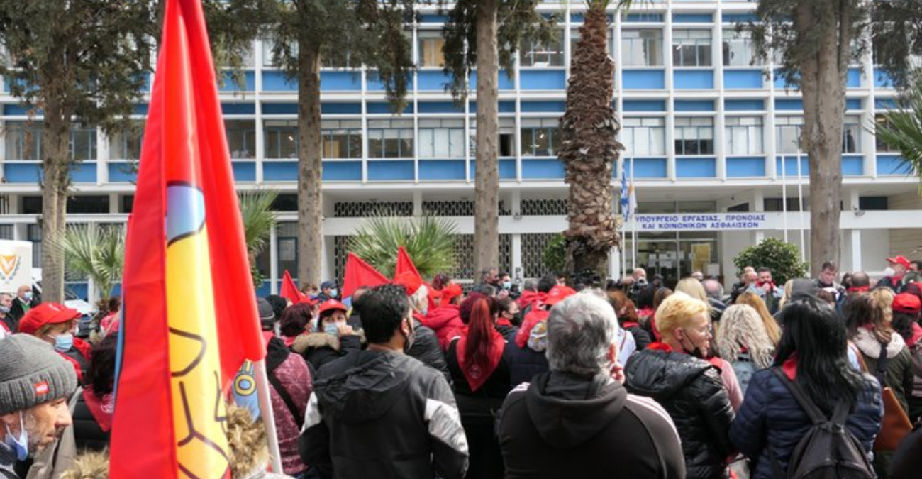 Σκέφτεται απεργιακά μέτρα η ΣΥΞΚΑ-ΠΕΟ: Ζητά να κηρυχθεί αδιέξοδο για σύμβαση στην ξενοδοχειακή