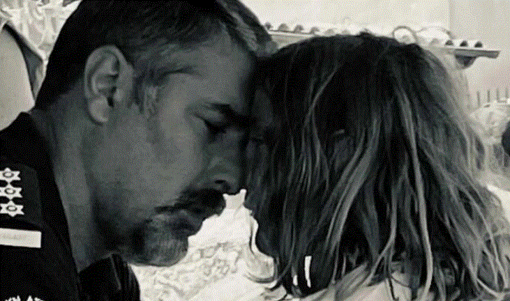 Μπισμπίκης: Πόζαρε με τον γιο του σε ένα σπάνιο καρέ για τα γενέθλιά του: «Χρόνια πολλά σπλάχνο μου»