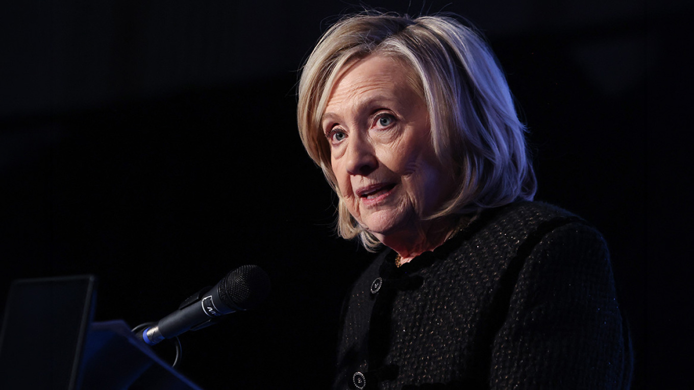 Διακόπηκε η κεκλεισμένων των θυρών κατάθεση της Χίλαρι Κλίντον, ρεπουμπλικανή βουλευτής δημοσιοποίησε μια φωτογραφία της