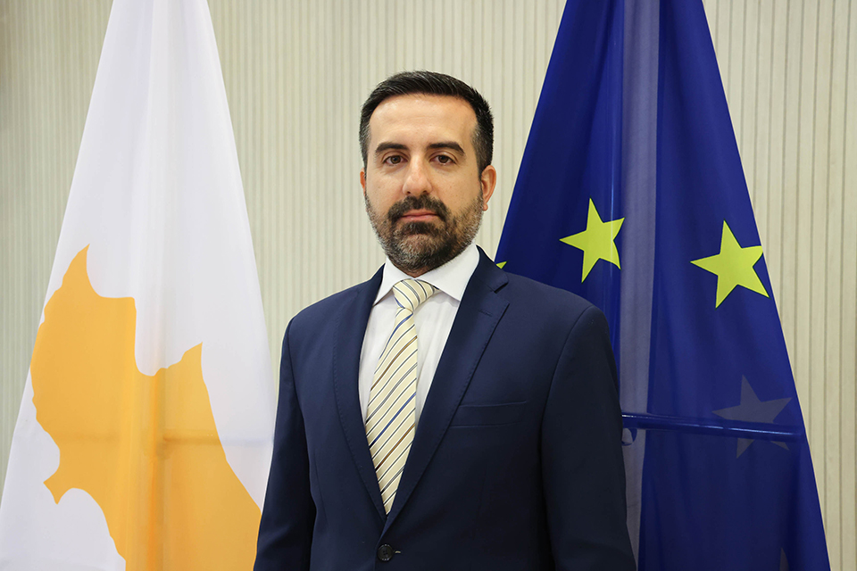 Υφ. Μετανάστευσης: «Η ΚΔ επαναβεβαιώνει τη δέσμευση για πρόληψη, καταστολή εμπορίας προσώπων»