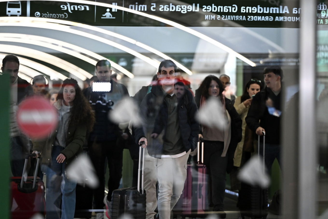 Δύο σιδηροδρομικά ατυχήματα στη Βαρκελώνη μετά την τραγωδία: Τουλάχιστον 15 τραυματίες από κατάρρευση τοιχίου