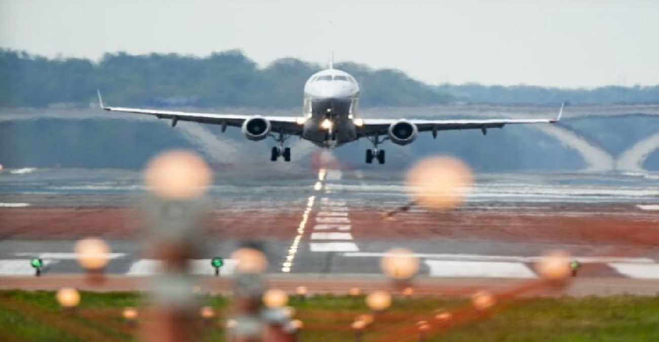 Έσκασε λάστιχο αεροσκάφους κατά την προσγείωση στο αεροδρόμιο Λάρνακας - Δεν κινδύνεψαν οι επιβάτες - Επηρεάστηκαν 4 πτήσεις