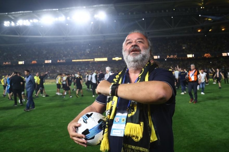 ΒΙΝΤΕΟ ThemaSports - ΕΠΙΚΟ σύνθημα ΑΕΚτζήδων προς Ηλιόπουλο στη φιέστα: «Εεε οοο αν δεν τραγουδήσεις...» (ΒΙΝΤΕΟ)