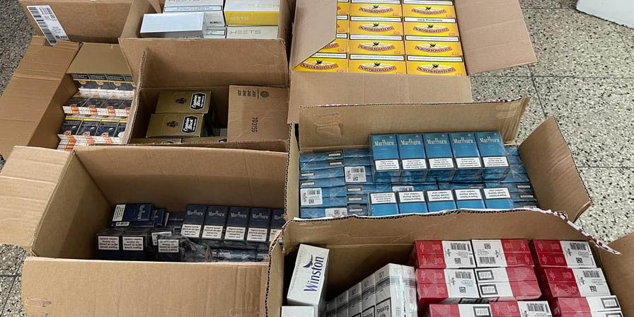 Πληροφορία έστειλε την Αστυνομία σε οικία 42χρονου - Βρήκαν «χρυσορυχείο» με κούτες καπνικών προϊόντων 