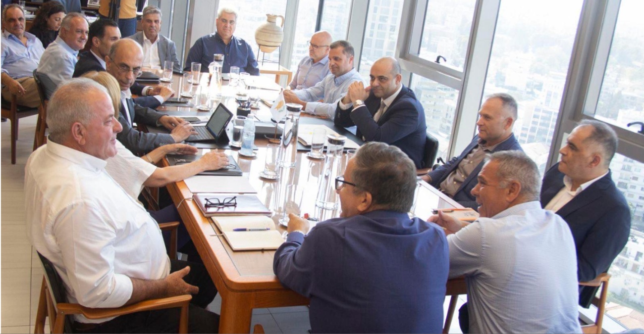Κρίσιμες επαφές για ΑΤΑ: Βλέπει ξεχωριστά εργοδότες και συντεχνίες ο Υπουργός Εργασίας εν μέσω απειλής για απεργία
