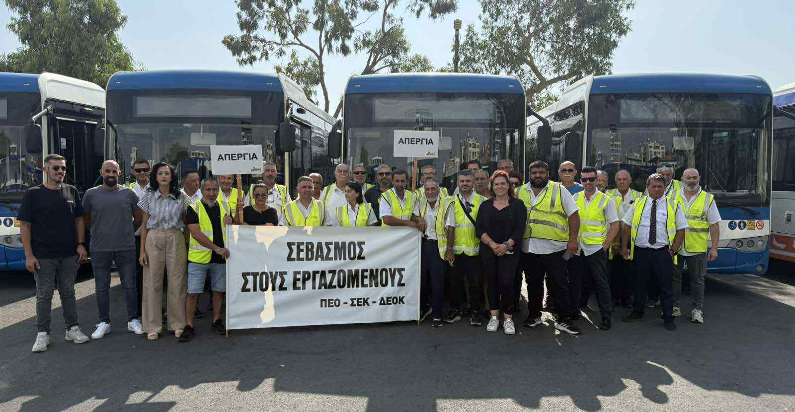 Επ' αόριστον συνεχίζεται η απεργία των 120 οδηγών λεωφορείων στη Λάρνακα