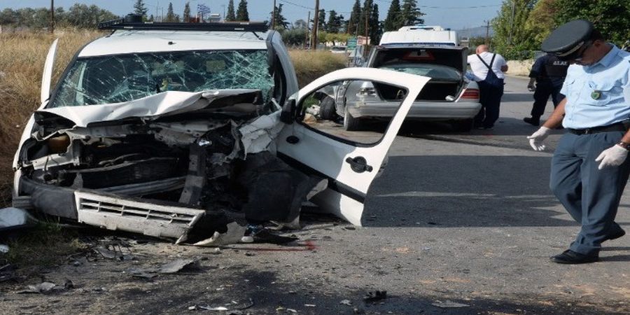 ΘΕΣΣΑΛΟΝΙΚΗ: Μια νεκρή και εννέα τραυματίες από ανατροπή οχήματος