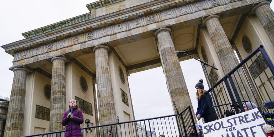 Η γερμανική αστυνομία συνέλαβε δέκα ύποπτους για τον σχεδιασμό τρομοκρατικών επιθέσεων