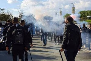 Προειδοποιεί η Αστυνομία για διασπορά του ιού μετά το περιστατικό με ΠΑΟΚτζήδες στο αεροδρόμιο