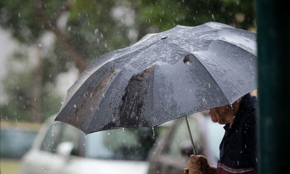 Ετοιμαστείτε για βροχές και καταιγίδες – Οι περιοχές που επηρεάζονται