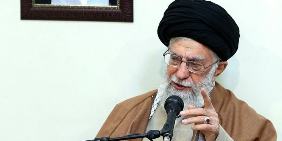 Ιράν: Ο Αλί Χαμενεΐ καταδικάζει δριμύτατα τις αμερικανικές επιθέσεις στο Ιράκ