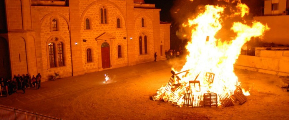 Ποινή φυλάκισης για άναμμα λαμπρατζιάς χωρίς άδεια – Τι προνοεί το νέο νομοσχέδιο