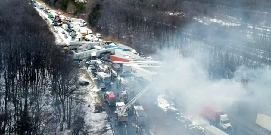 ΗΠΑ: Ο απόλυτος χαμός σε αυτοκινητόδρομο - Τρεις νεκροί σε καραμπόλα 50 οχημάτων λόγω χιονοθύελλας - Δείτε βίντεο
