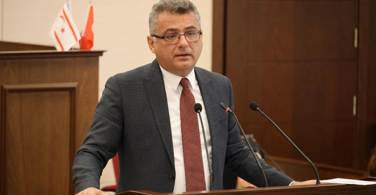 Κατηγορεί τον ΠτΔ ο Έρχιουρμαν - «Εκτός των ορίων του εφικτού και της λογικής οι δηλώσεις του»