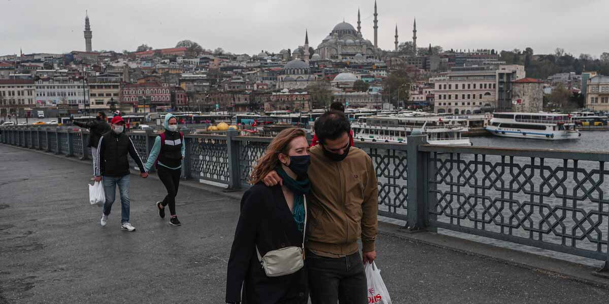 Σε άθλια κατάσταση η Τουρκία: Μπακλαβάς χωρίς φιστίκι, τοστ και πίτα χωρίς τυρί λόγω φτώχειας
