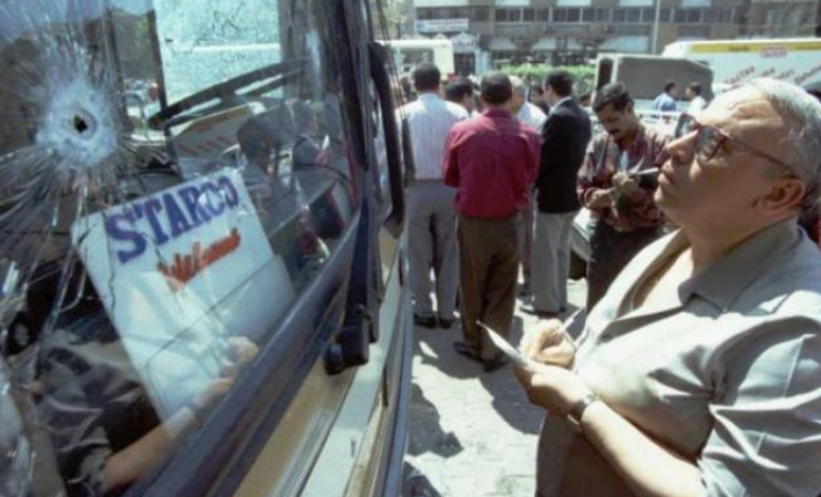 Η δολοφονία 18 Ελλήνων τουριστών στην Αίγυπτο μετά από τρομοκρατική επίθεση στο Κάιρο. Στόχος ήταν γκρουπ Εβραίων τουριστών