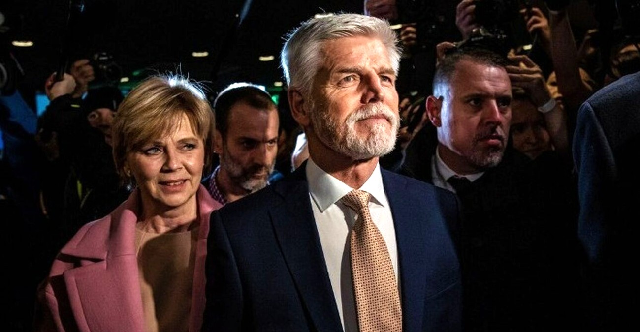Προεδρικές εκλογές στη Τσεχία - Νικητής ο απόστρατος στρατηγός Πετρ Πάβελ με 56%