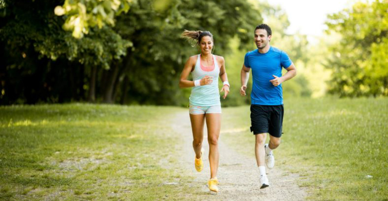 Τρέξιμο: Τι να αλλάξουμε για να πονούν λιγότερο τα γόνατά μας