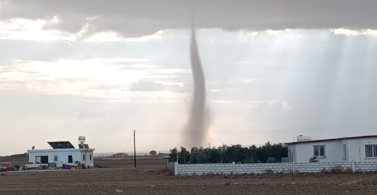 VIDEO: Ανεμοστρόβιλος έκανε την εμφάνιση του στην επαρχία Αμμοχώστου