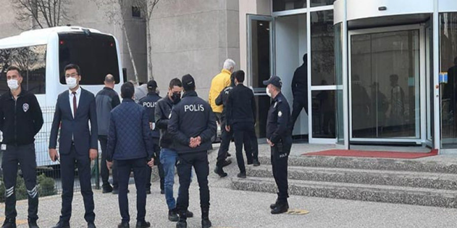 Ελεύθεροι υπό όρους ο Έλληνας αστυνομικός και η σύντροφος του που είχαν συλληφθεί στην Τουρκία 