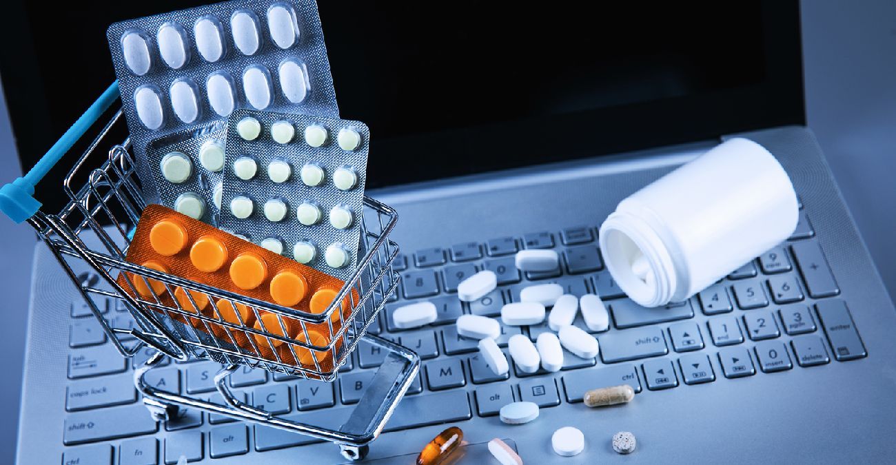 Καταγγελία για πώληση «θαυματουργών» φαρμάκων μέσω διαδικτύου - «Προβάλλουν ότι δεν έχουν παρενέργειες, είναι επικίνδυνα»