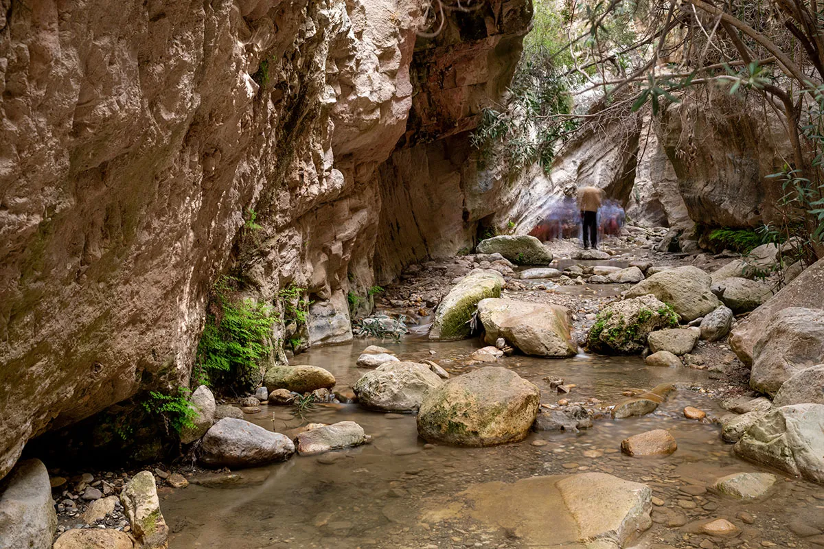 Εγκλωβίστηκαν στο φαράγγι του Άβακα - Στήθηκε επιχείρηση διάσωσής τους μέσα από το νερό, η κατάσταση υγείας τους 