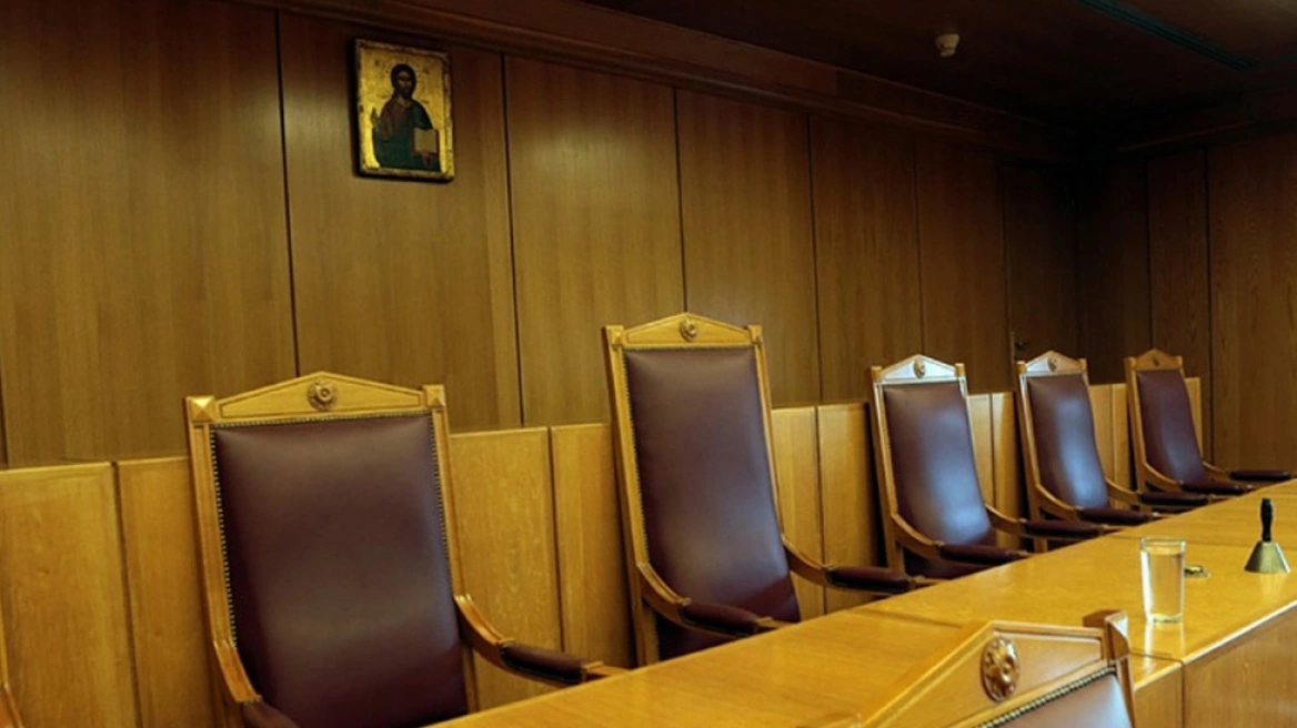 Στη φυλακή 37χρονος που ξυλοκοπούσε την σύζυγό του μπροστά στη δίχρονη κόρη τους