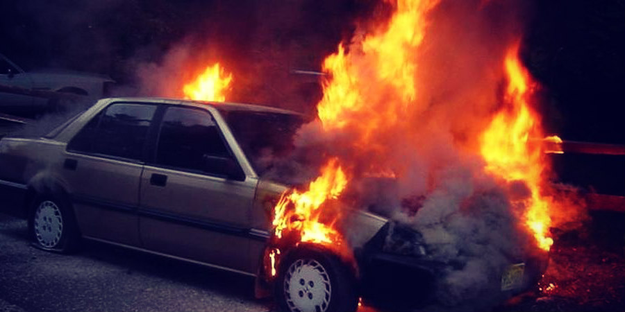 ΛΕΜΕΣΟΣ: Τον προειδοποίησαν βάζοντας φωτιά στο όχημα του