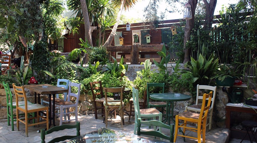 Κατεβάζει ρολά γνωστό παραδοσιακό καφενείο - Πότε μπορείς να πας για έναν τελευταίο καφέ