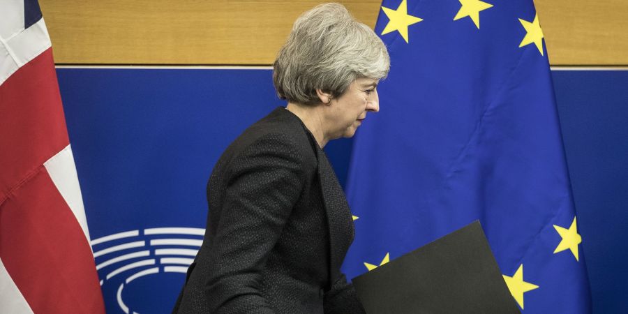 Αναβολή Brexit μέχρι τα τέλη Ιουνίου ζητά η Μέι – Μέχρι το 2020 αντιπροτείνει ο Τουσκ