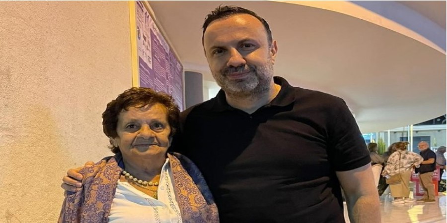 Tάσος Τρύφωνος: Τα συγκινητικά λόγια on air για τον θάνατο της μαμάς του και η νέα φωτογραφία που πόσταρε
