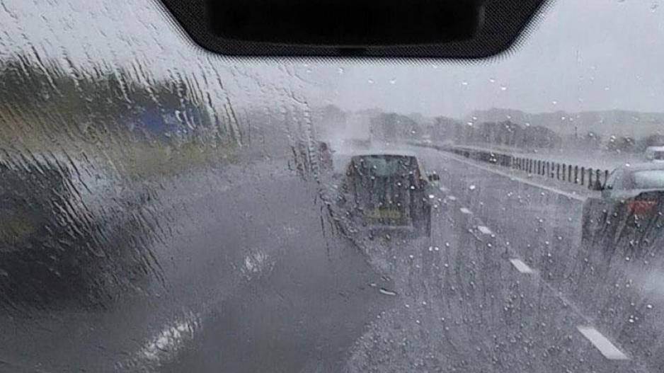 ΕΚΤΑΚΤΗ ΑΝΑΚΟΙΝΩΣΗ ΑΣΤΥΝΟΜΙΑΣ: Έντονες οι βροχοπτώσεις στους δρόμους -Επικίνδυνο σημείο στον α/δρομο