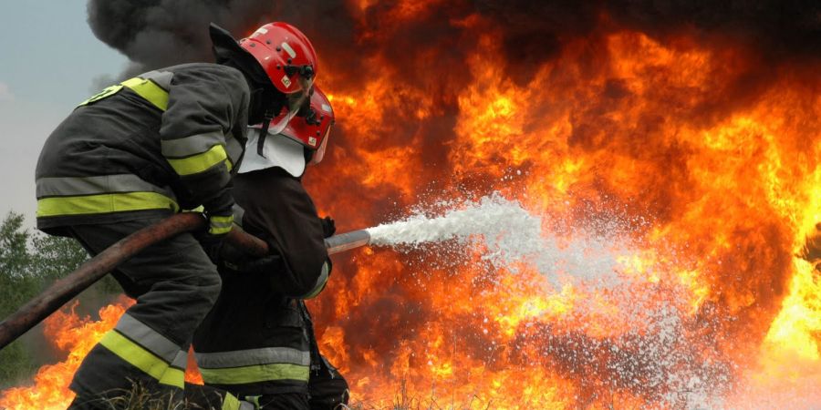 Υπό πλήρη έλεγχο η φωτιά στην Ακουρσού που κατέκαψε 4 εκτάρια άγρια βλάστηση και δέντρα 