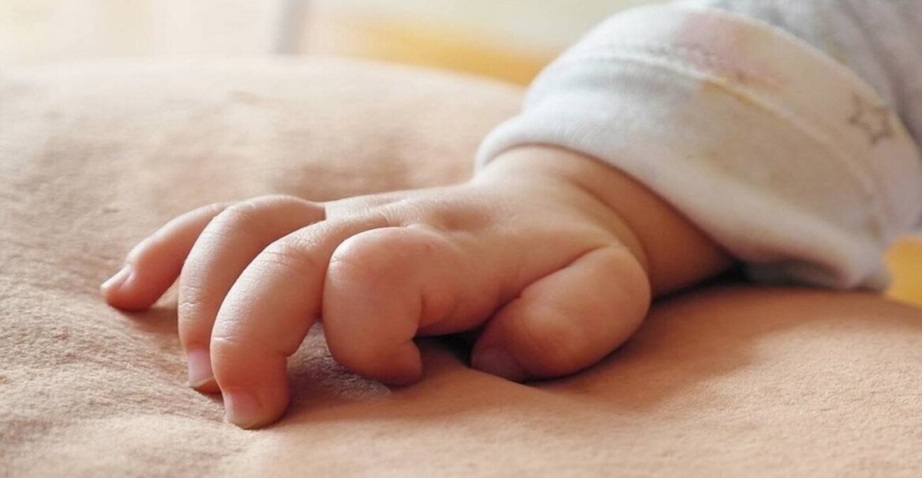 Καθοριστικά τα επόμενα 24ωρα για το 3,5 μηνών βρέφος με μηνιγγίτιδα - Δεν πρόλαβε να εμβολιαστεί