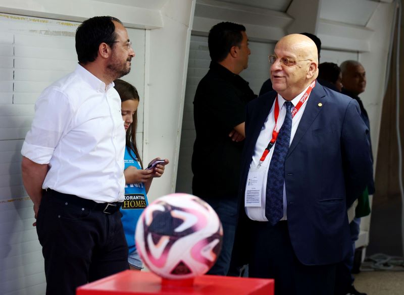 Η επιλογή του ΠτΔ για πουκαμισάκι, αντί για φανελάκι της Πάφου…