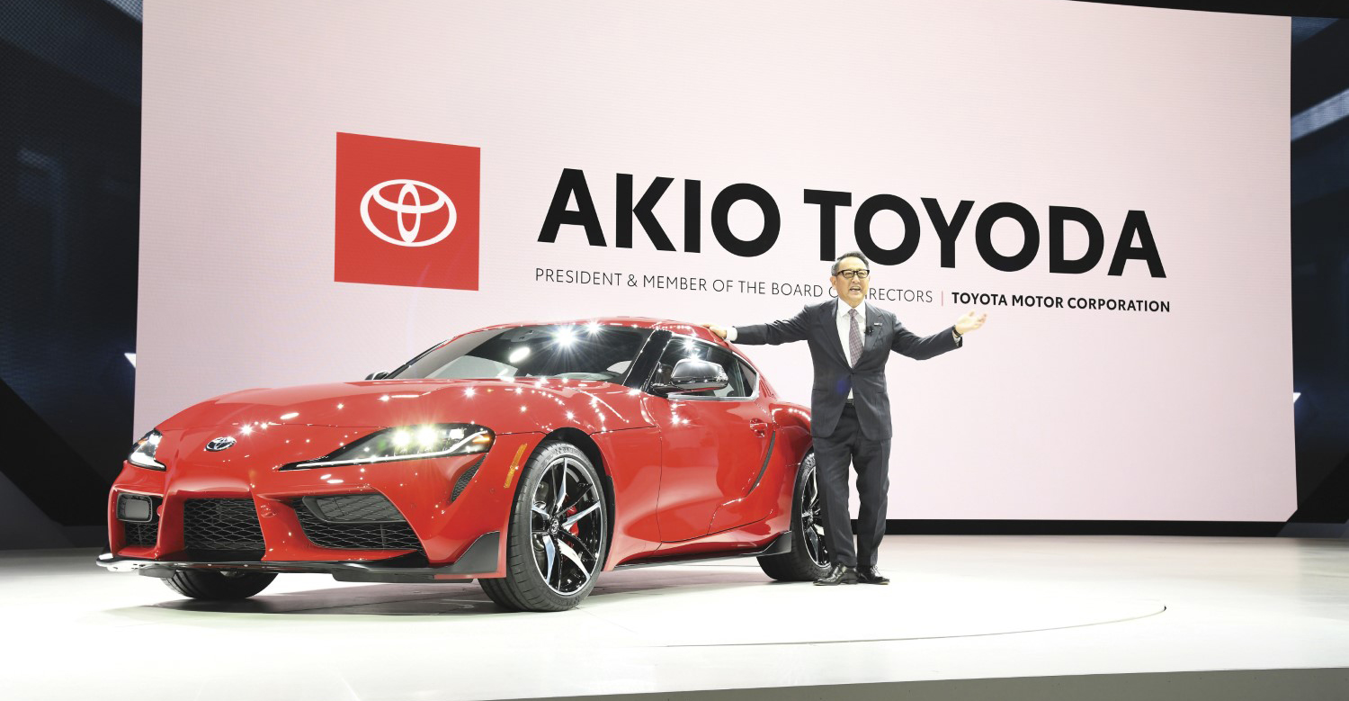 Ο Akio Toyoda τιμάται με το “Golden Steering Wheel” για το σύνολο της προσφοράς του