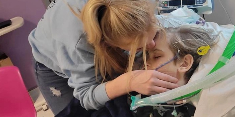«Έφυγε» ο 12χρονος Άρτσι - Αποσύνδεσαν τα μηχανήματα οι γιατροί